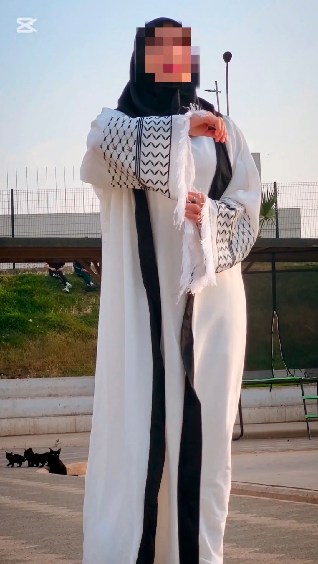 العباءة الفلسطينية المنسوجة