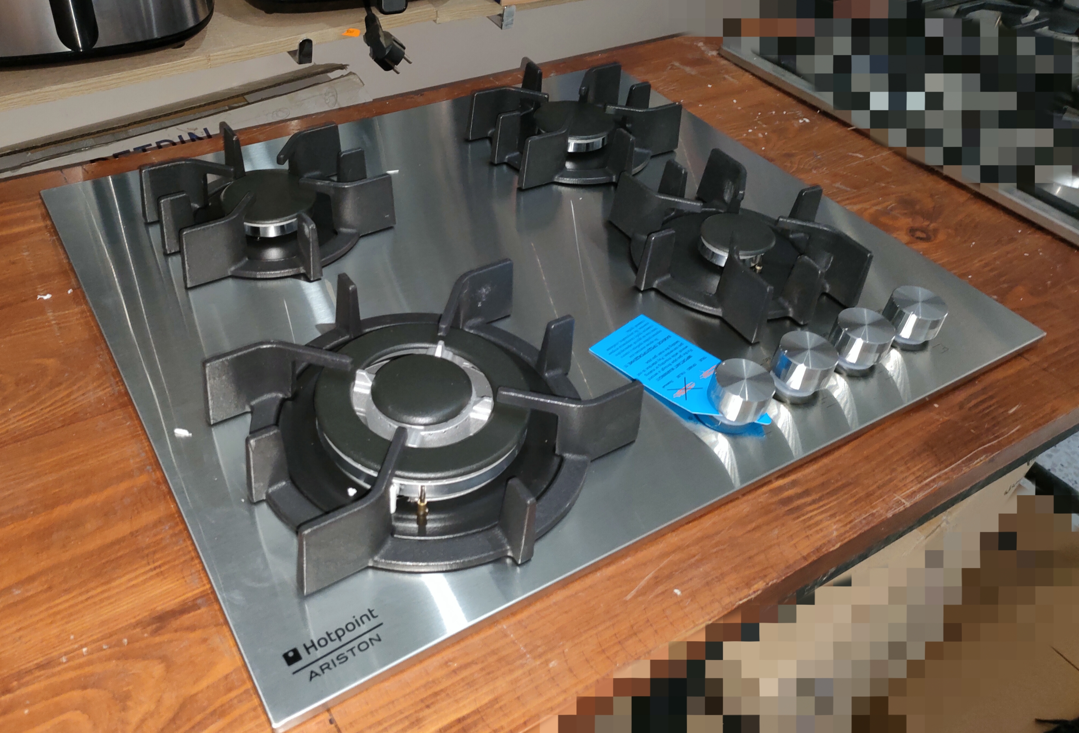 plaque chauffante Ariston igzilioum 4F طاولة المطبخ أريسطون 2